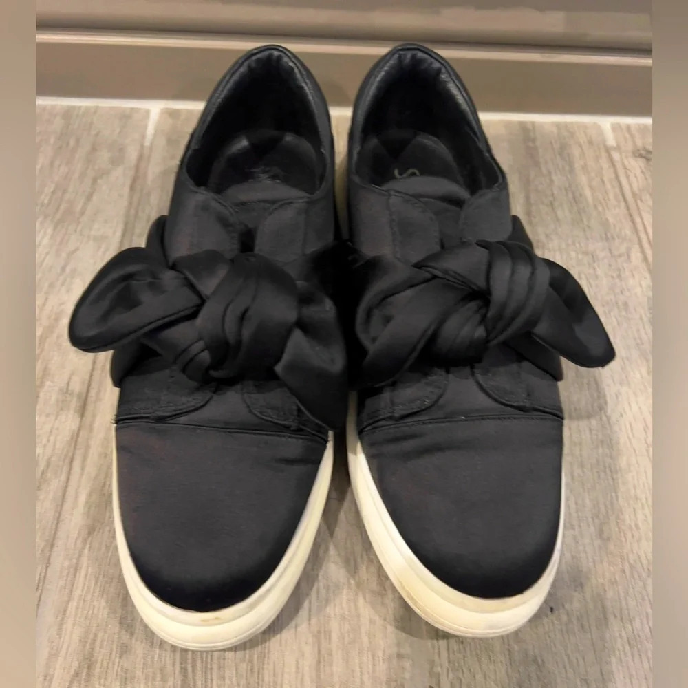 Shelly's size 39 London Black satin chunky sneakers